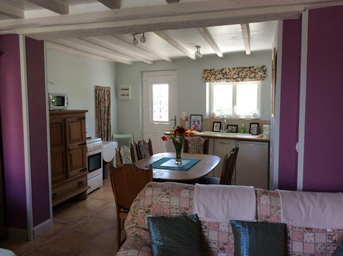 Papillon Esves-le-Moutier Exterior foto