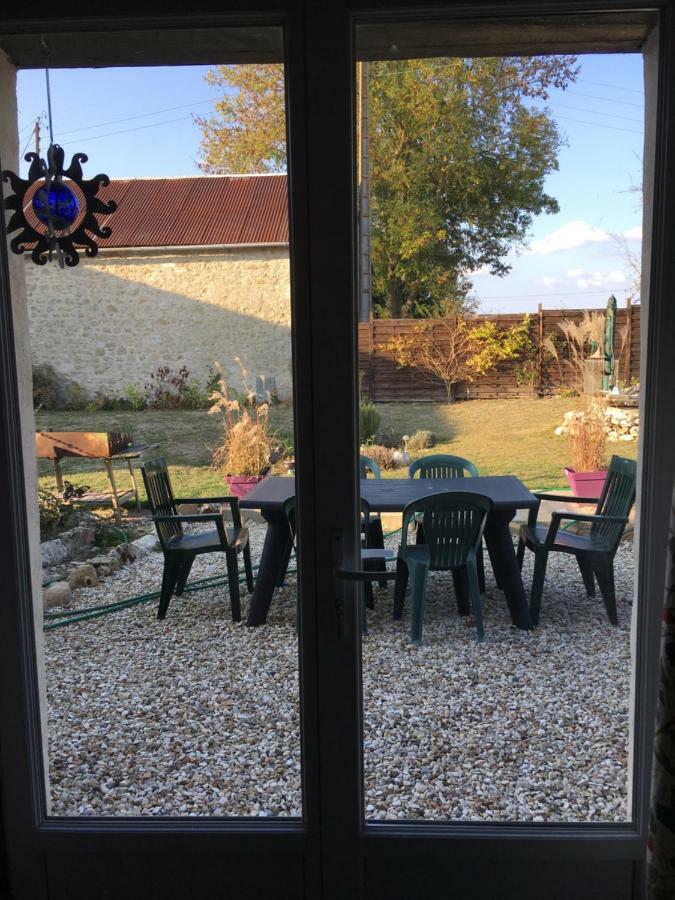 Papillon Esves-le-Moutier Exterior foto